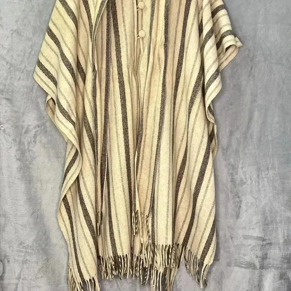 Wool Sherpa 1970's Poncho with Scarf Unisex OS Ivory Gray Stripes and Fringe - Picture 4 of 15